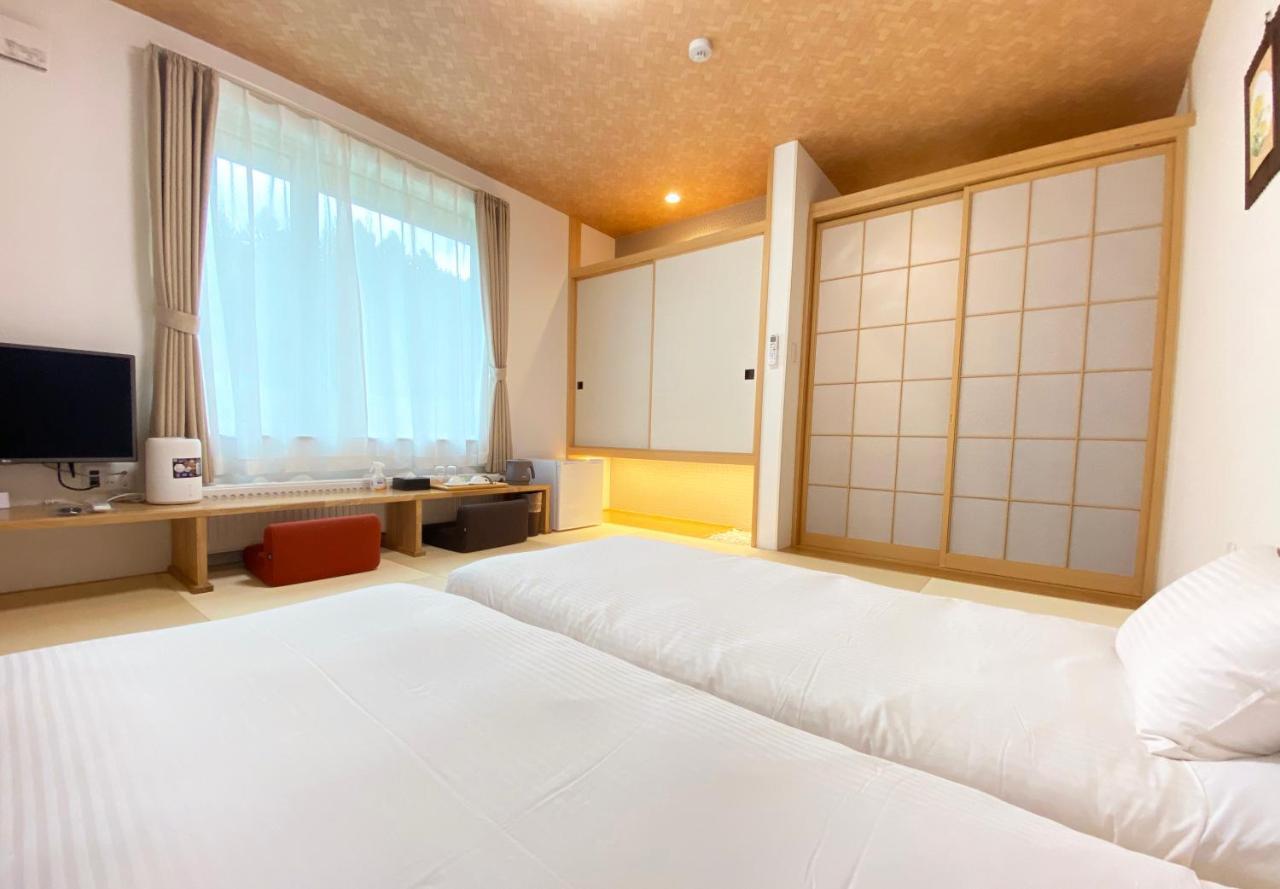 Hotel Hanafuji Inn Nakafurano Екстер'єр фото