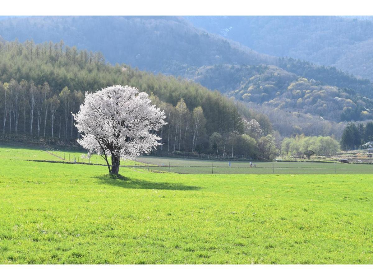 Hotel Hanafuji Inn Nakafurano Екстер'єр фото
