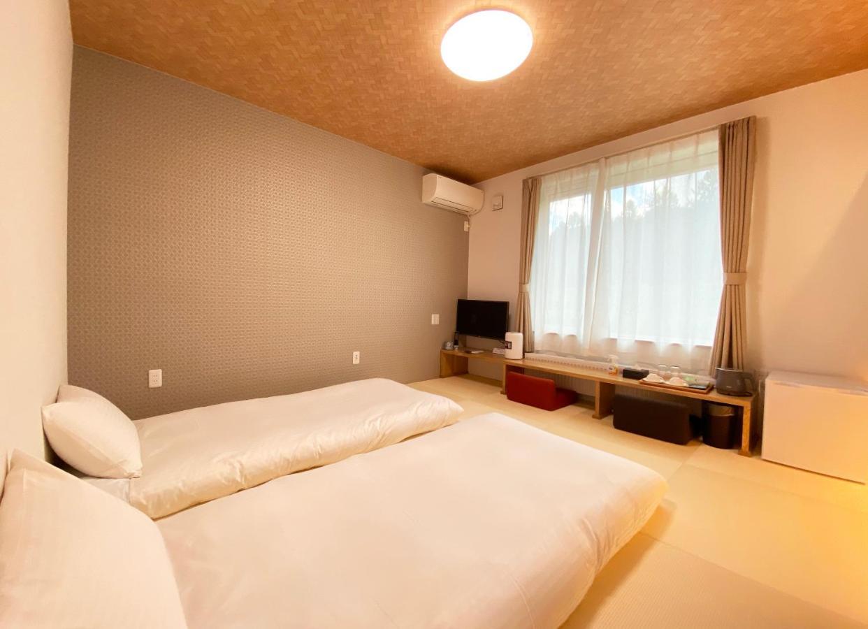Hotel Hanafuji Inn Nakafurano Екстер'єр фото