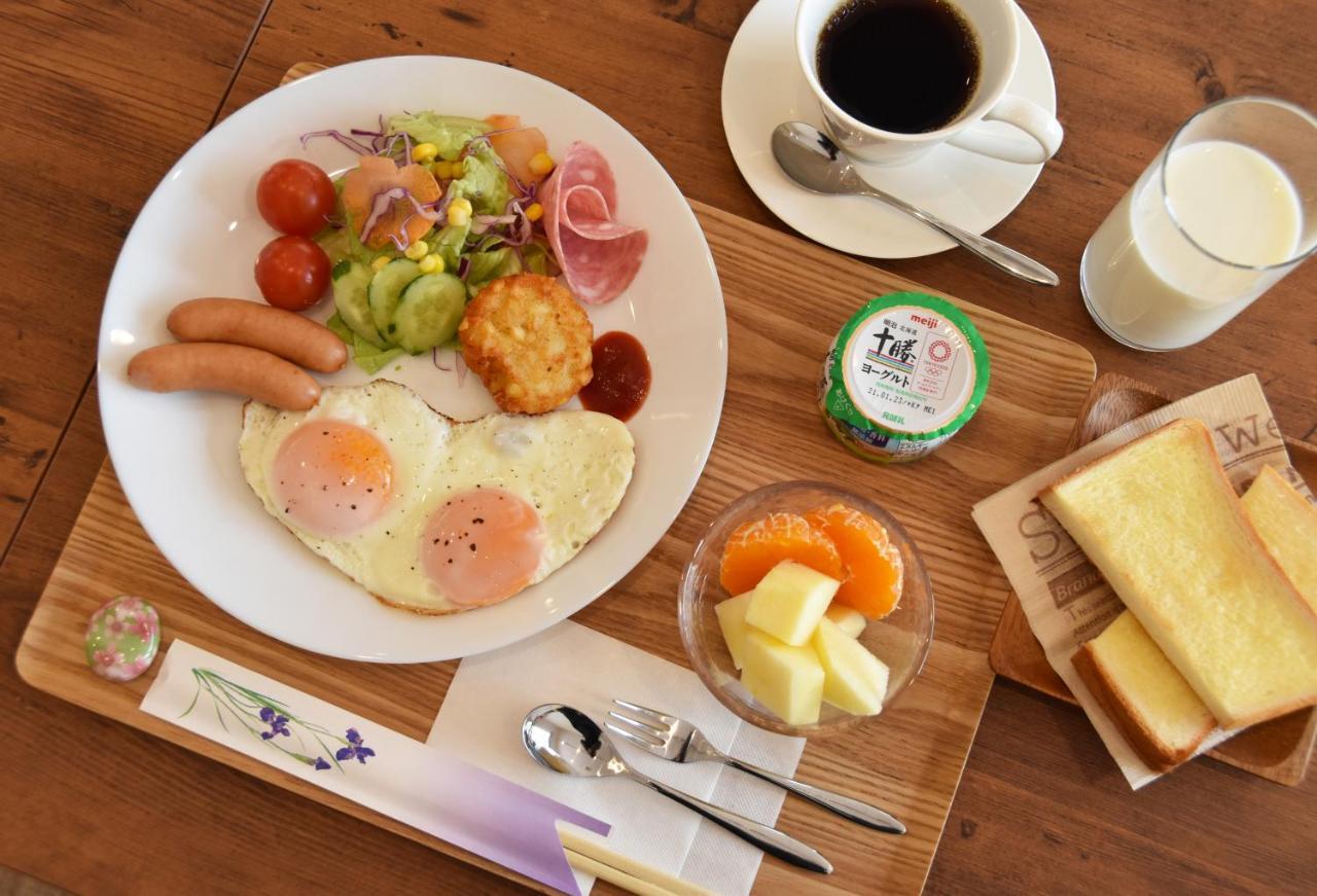 Hotel Hanafuji Inn Nakafurano Екстер'єр фото